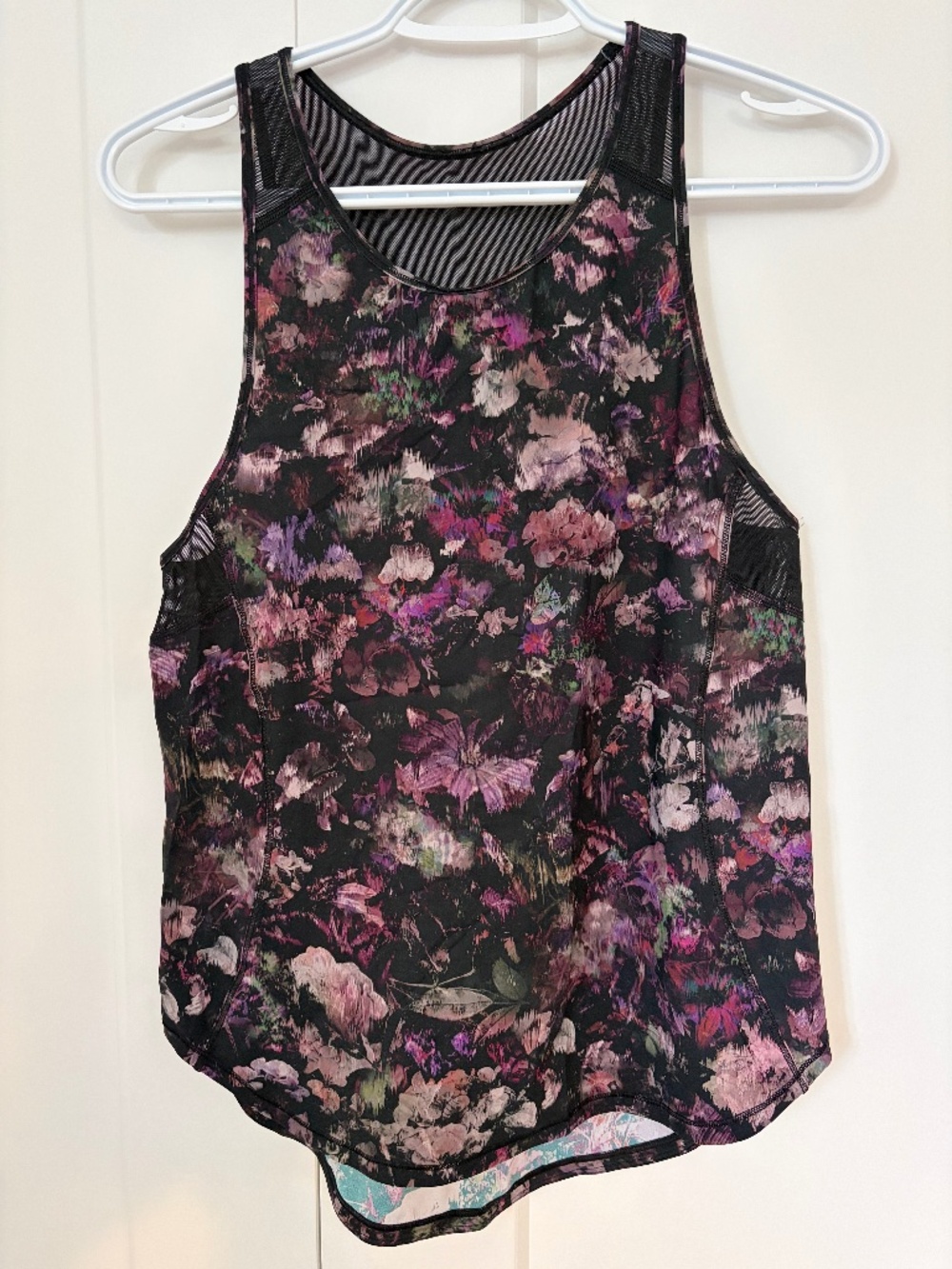 Lululemon women's tank
